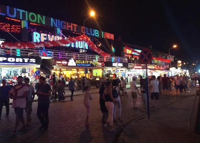 Oludeniz Hostel Apartments/2 Bedroom Apartment With Swimming Pool Casa de Férias